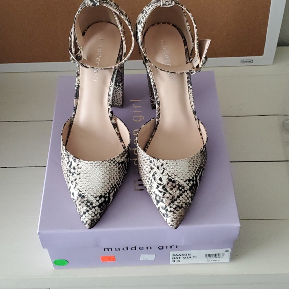Madden Girl Saaxon Heels